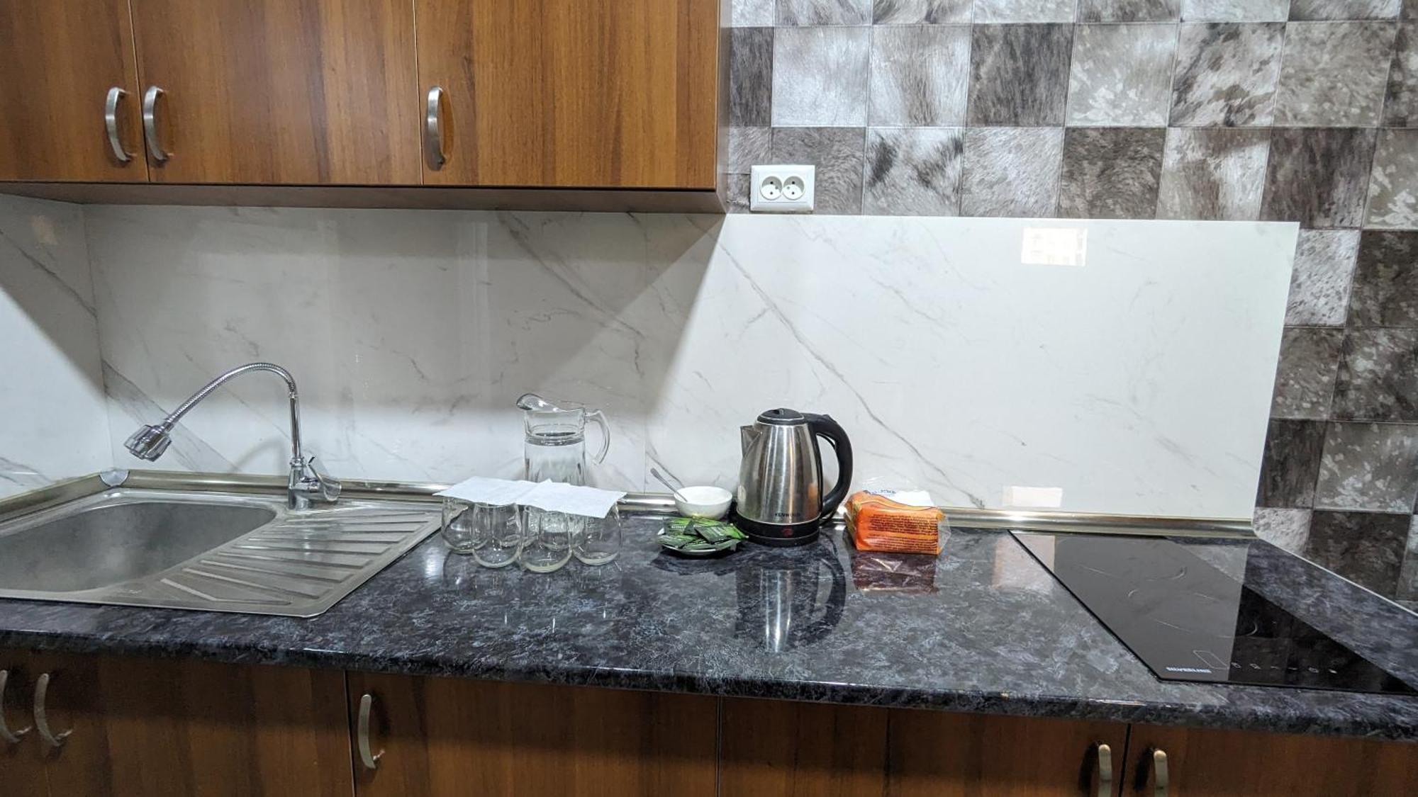 טביליסי Dkd-Bridge Hotel מראה חיצוני תמונה