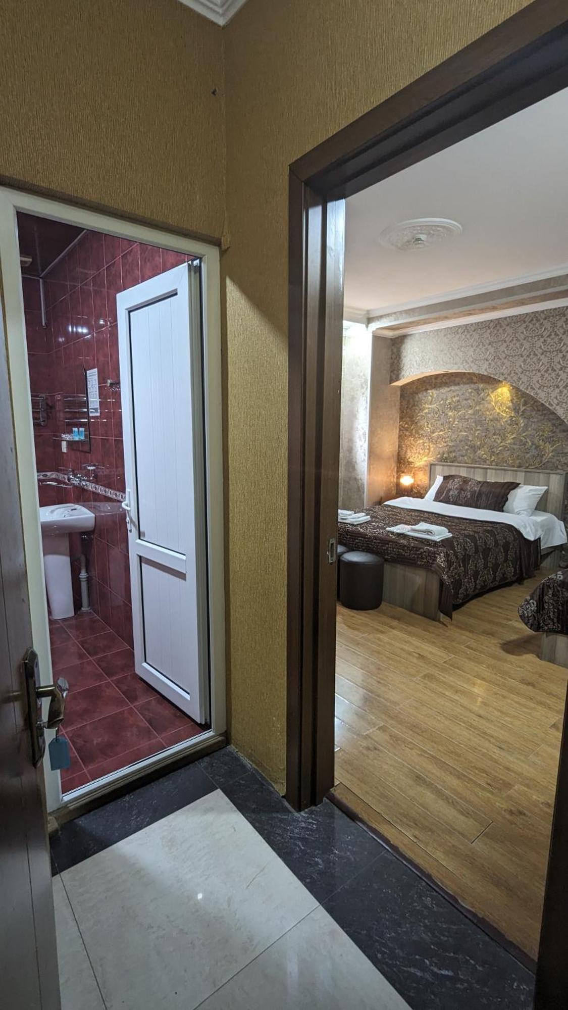 טביליסי Dkd-Bridge Hotel מראה חיצוני תמונה