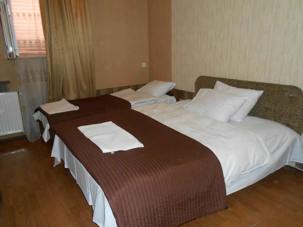 טביליסי Dkd-Bridge Hotel מראה חיצוני תמונה