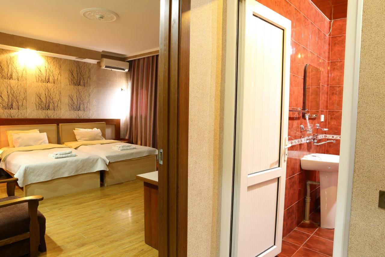 טביליסי Dkd-Bridge Hotel מראה חיצוני תמונה
